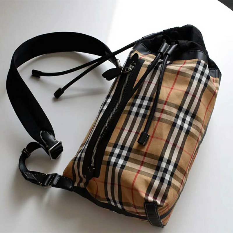 burberry small vintage check duffle