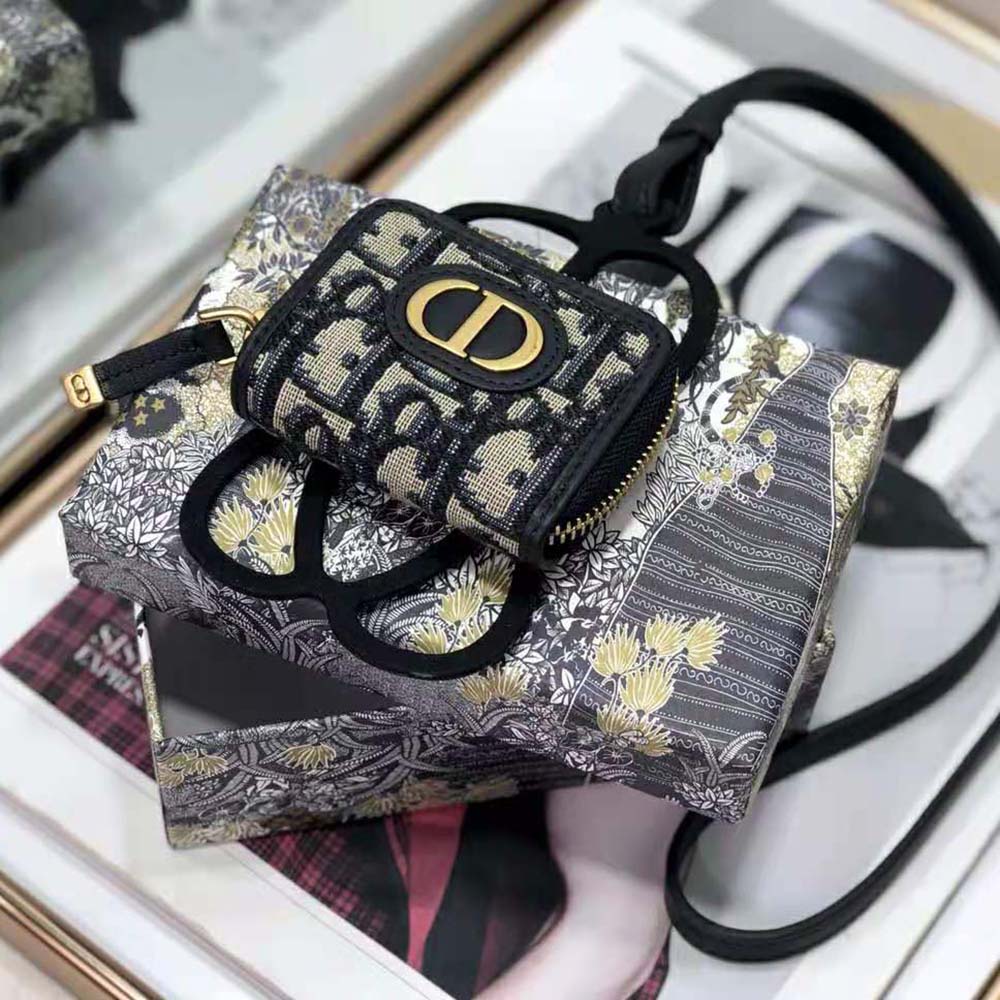 Dior Women 30 Montaigne Phone Cover with Airpods Pro Case