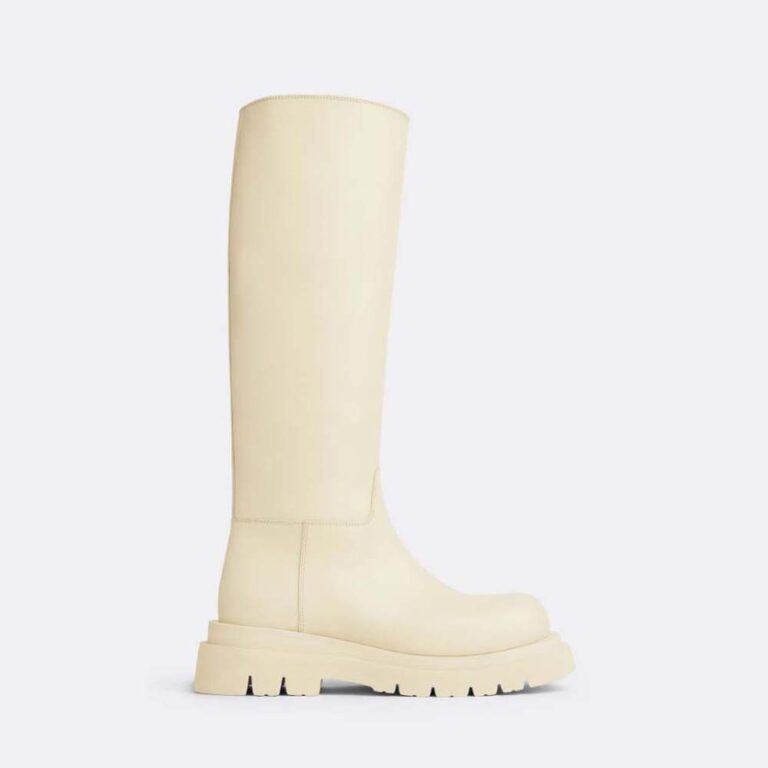 Bottega Veneta Women Lug Boot in Calfskin Leather-White