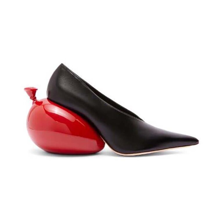 Loewe Women Balloon Pump in Calfskin-Black