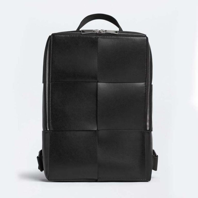 Bottega Veneta Men Arco Backpack in Calfskin Leather-Black