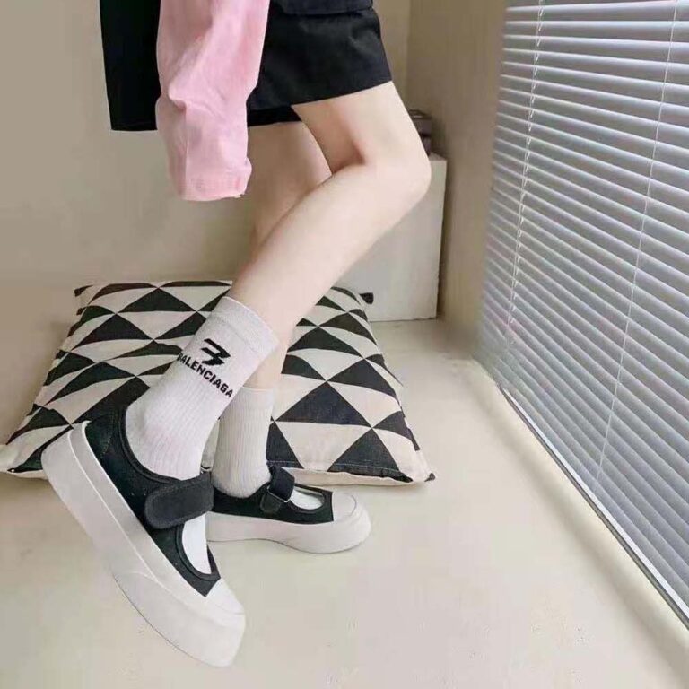 Balenciaga Unisex 3B Sports Icon Socks in White and Black Cotton