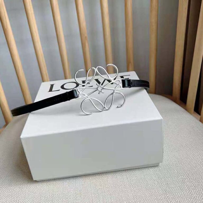 Loewe Women Anagram Belt in Classic Calfskin-Black E619244X44