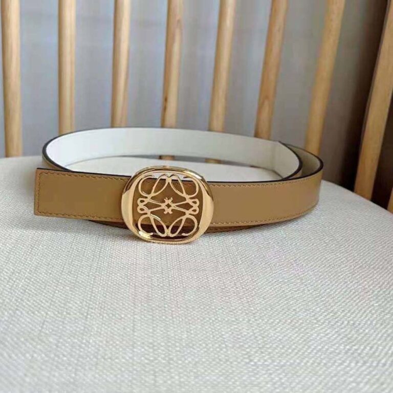 Loewe Women Reversible Anagram Ellipse Belt in Smooth Calfskin-Beige E619244X63