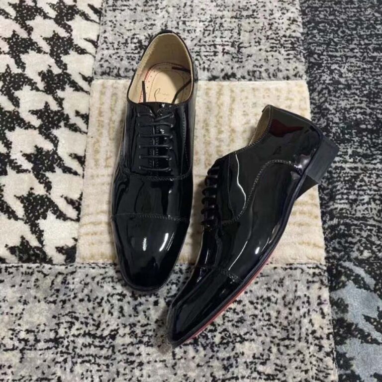 Christian Louboutin Men Greggo Lace-up Shoes in Patent Calf Leather-Black