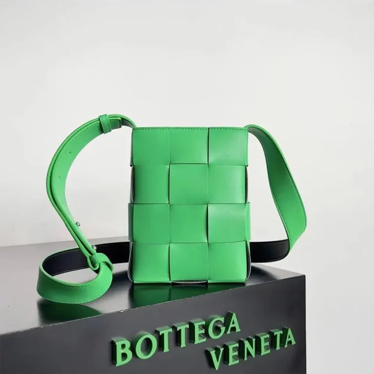 Bottega Veneta Unisex Mini Cassette Cross-Body Bag-Green 729298VBWD33724