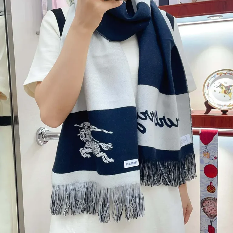 Burberry Unisex EKD Logo Wool Scarf-Grey 80940151