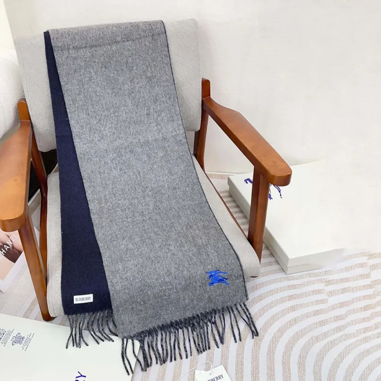 Burberry Unisex Reversible Cashmere Scarf-Grey 80778241