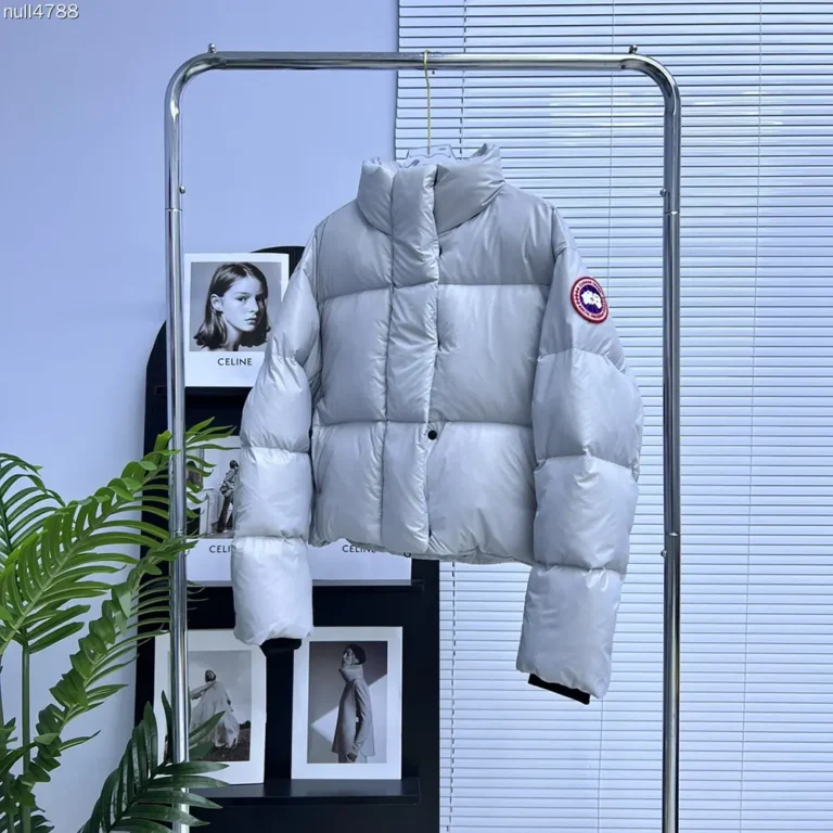 Canada Goose Men Cypress Cropped Puffer in Recycled Feather-Light Ripstop Shiny-Silverbirch