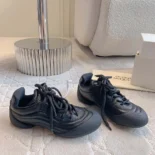 Alexander Mcqueen Unisex Flexion Sneaker in Black