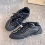 Alexander Mcqueen Unisex Flexion Sneaker in Black