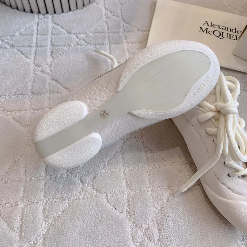 Alexander Mcqueen Unisex Flexion Sneaker in Off White