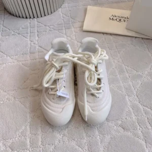 Alexander Mcqueen Unisex Flexion Sneaker in Off White
