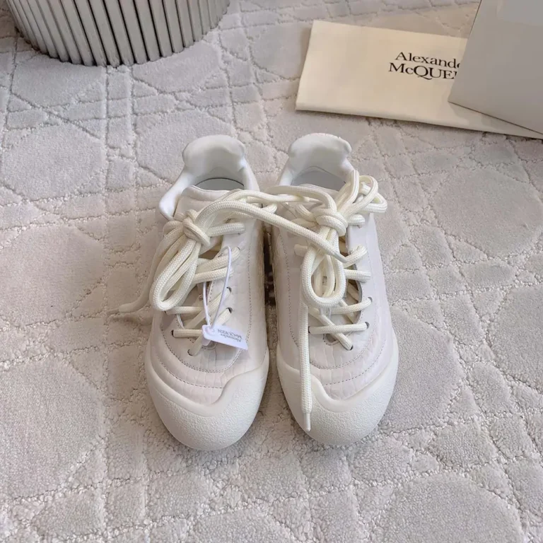 Alexander Mcqueen Unisex Flexion Sneaker in Off White