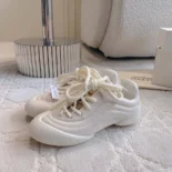 Alexander Mcqueen Unisex Flexion Sneaker in Off White
