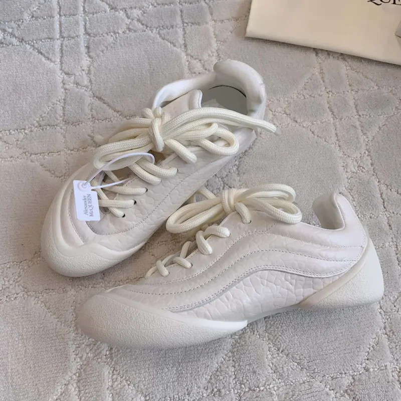 Alexander Mcqueen Unisex Flexion Sneaker in Off White