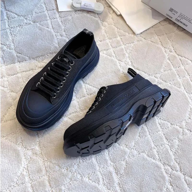 Alexander Mcqueen Unisex Tread Slick Lace Up in Black