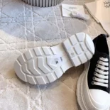 Alexander Mcqueen Unisex Tread Slick Lace Up in Black/White