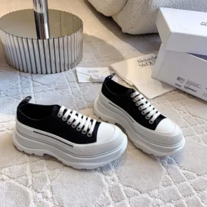 Alexander Mcqueen Unisex Tread Slick Lace Up in Black/White