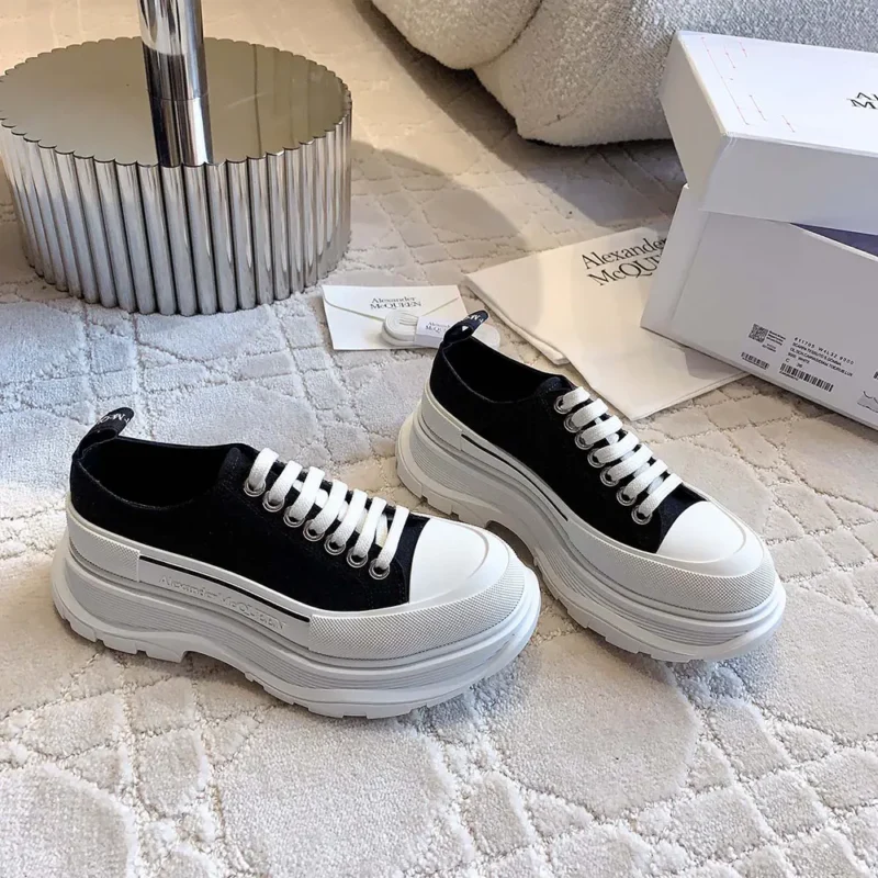 Alexander Mcqueen Unisex Tread Slick Lace Up in Black/White