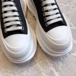 Alexander Mcqueen Unisex Tread Slick Lace Up in Black/White