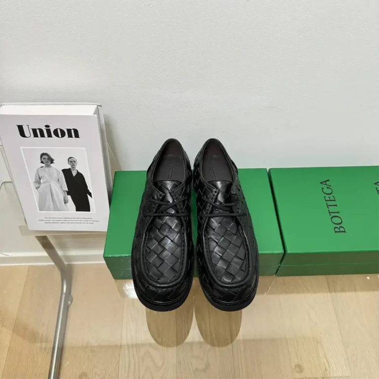Bottega Veneta Unisex Haddock Lace-Up Shoe-Black 782054V2WT21000Bottega Veneta Unisex Haddock Lace-Up Shoe-Black 782054V2WT21000