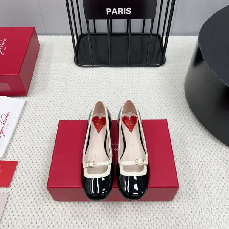 Roger Vivier Women Viv’ Podium Ballerinas in Patent Leather-Black