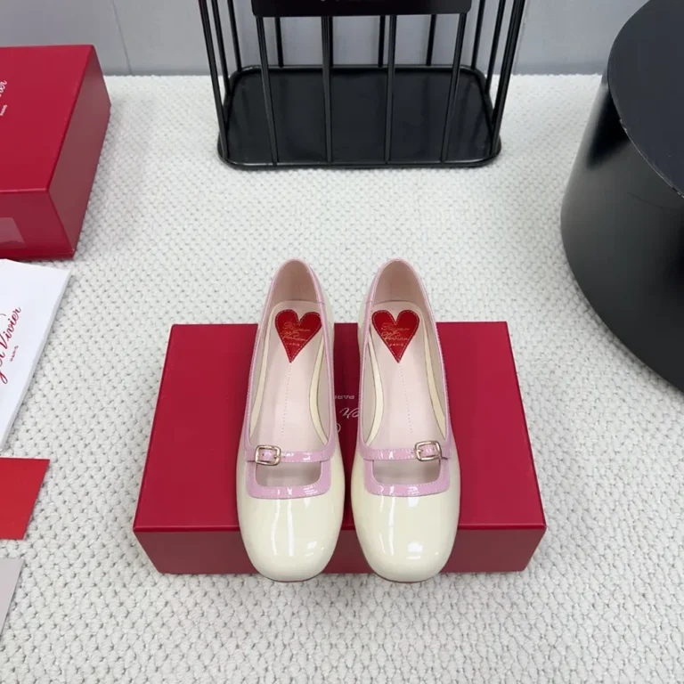 Roger Vivier Women Viv' Podium Ballerinas in patent leather-White