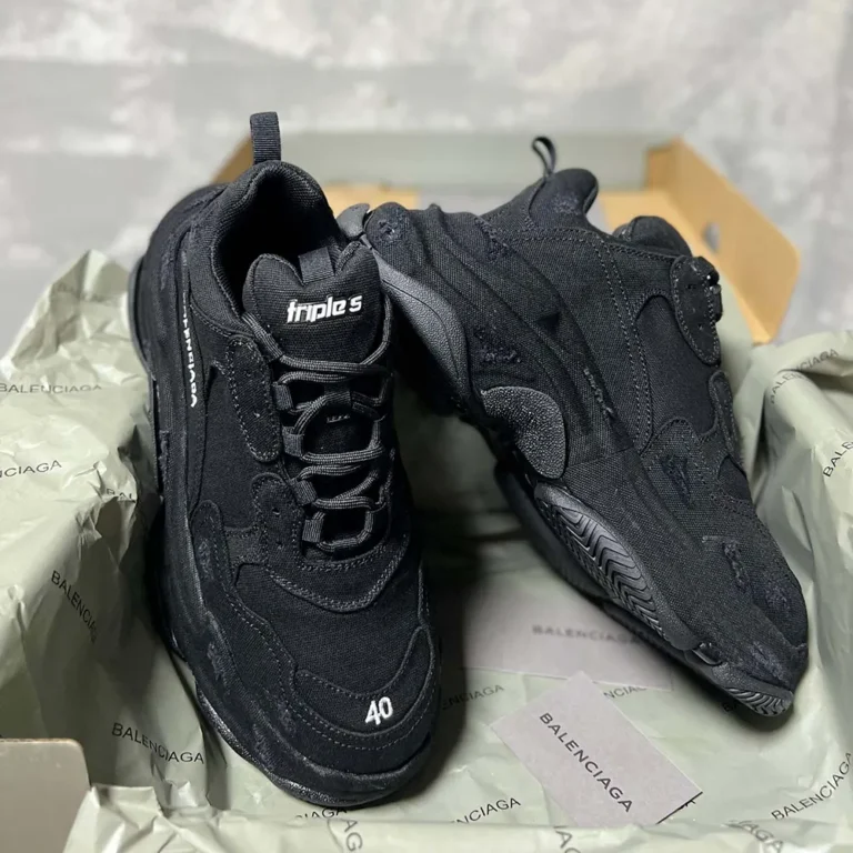 Balenciaga Unisex Triple S Sneaker in Black 524039W2BN11000