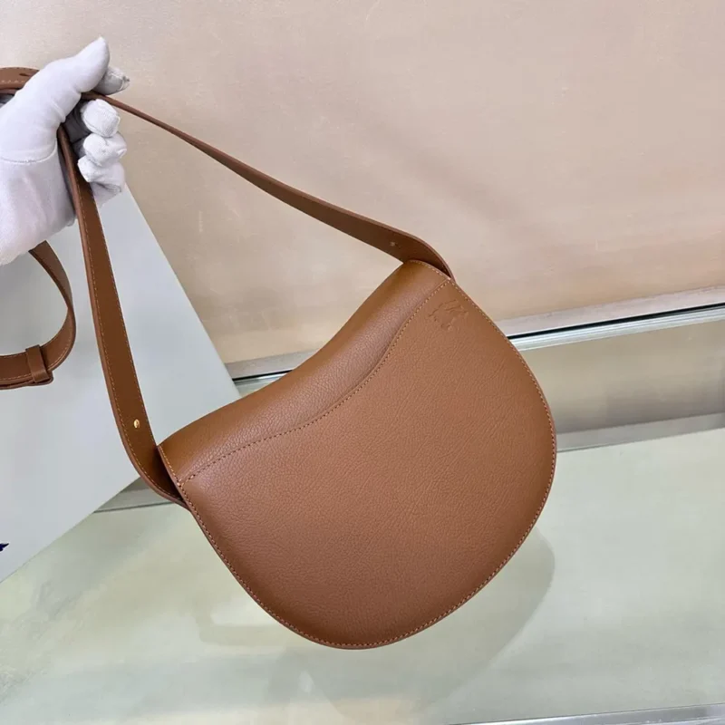 Burberry Women Medium Rocking Horse Bag 80955111