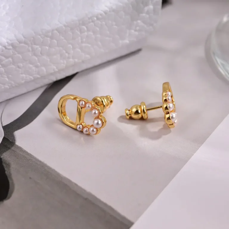 Dior Women Petit CD Mini Stud Earrings Gold-Finish Metal and White Resin PearlsDior Women Petit CD Mini Stud Earrings Gold-Finish Metal and White Resin Pearls
