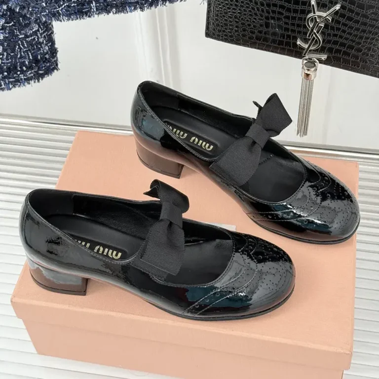 Miu Miu Women Patent Leather Pumps with Bow-Black 5I363E