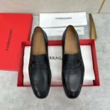 Salvatore Ferragamo Men Moccasin with Gancini Ornament 021688