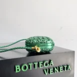 Bottega Veneta Women Knot Minaudiere On Strap-Green