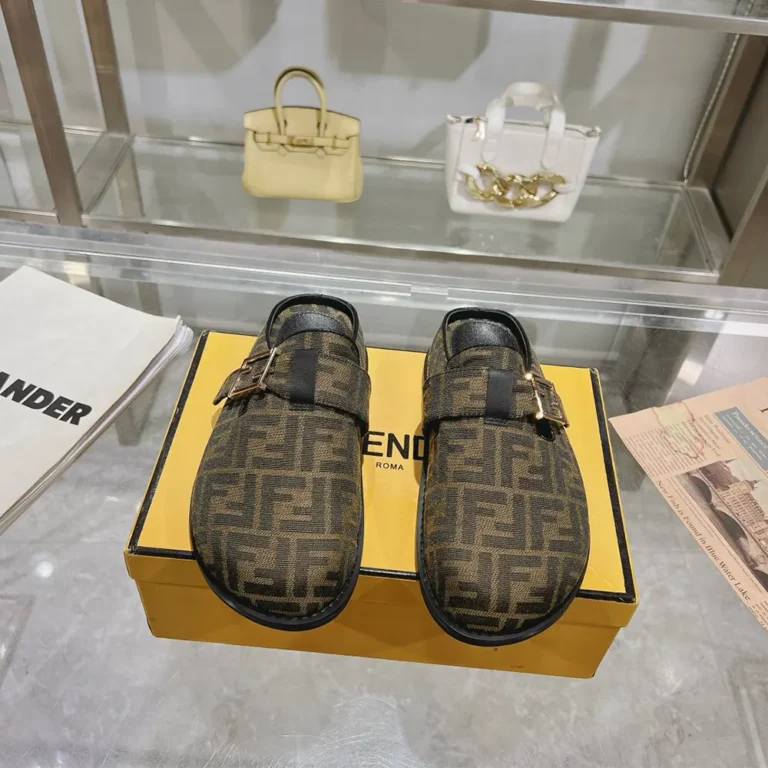 Fendi Unisex Feel Brown Fabric Sabots 8R8448AJZXF0R7V