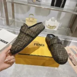 Fendi Unisex Feel Brown Fabric Sabots 8R8448AJZXF0R7V