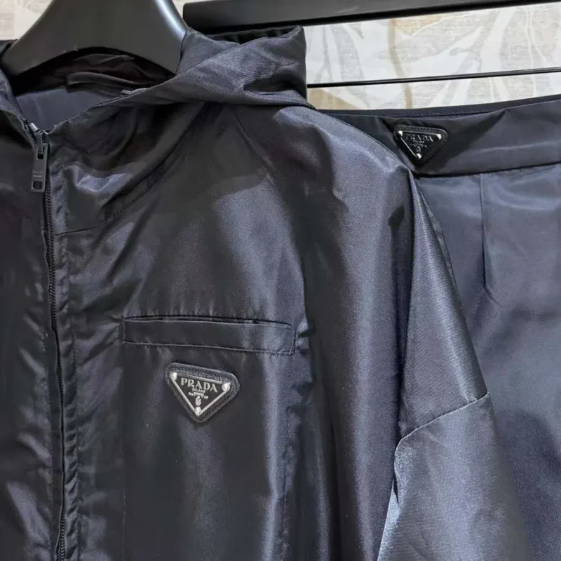 Prada Women Re-Nylon Cropped Jacket-Black 29X900