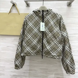 Burberry Men Cropped Reversible Check Hooded Jacket 81058501