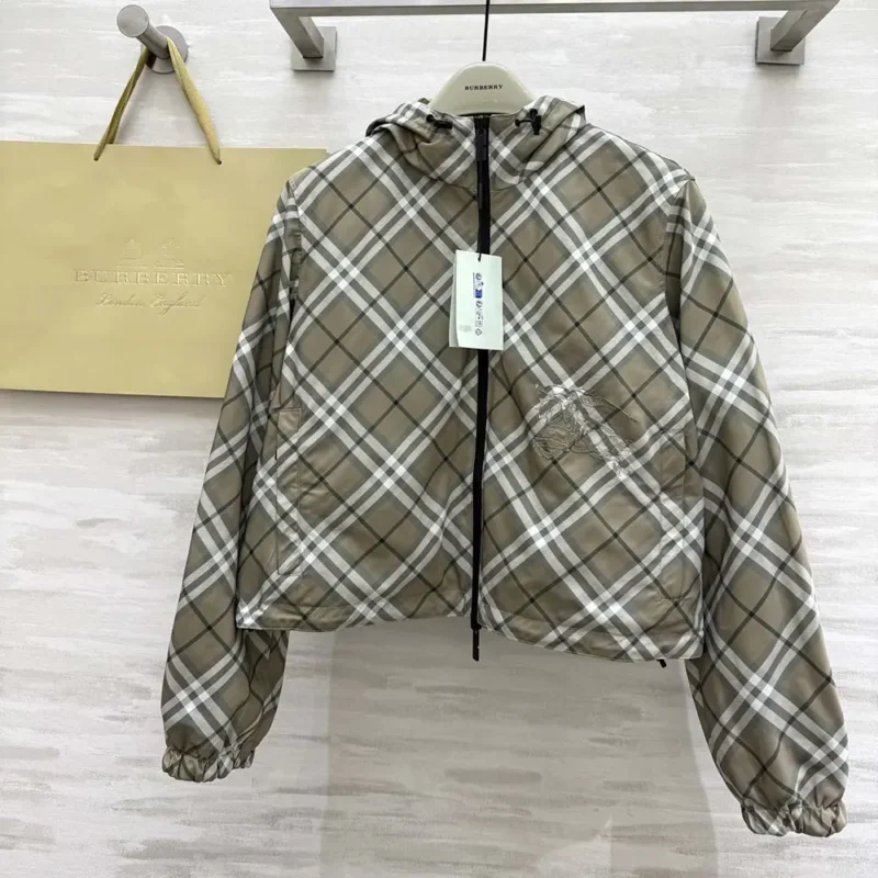 Burberry Men Cropped Reversible Check Hooded Jacket 81058501