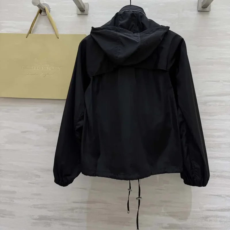 Burberry Women Knight Stamp Nylon Jacket-Black 81136471
