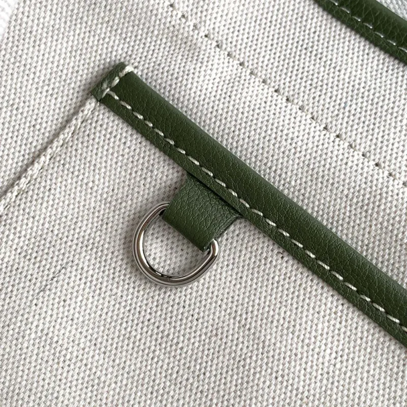 Goyard Unisex Capetien MM Messenger Bag-Green CAPG25MMLTY29CG29P
