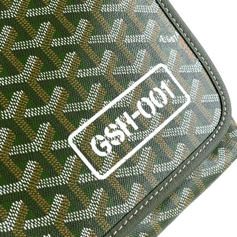 Goyard Unisex Capetien MM Messenger Bag-Green CAPG25MMLTY29CG29P