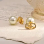 Dior Women Tribales Earrings Gold-Finish Metal with White Resin Pearls E3839WOMCY