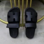 Hermes Unisex Chypre Sandal-Black H222100Zv02340
