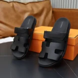 Hermes Unisex Chypre Sandal-Black H222100Zv02340